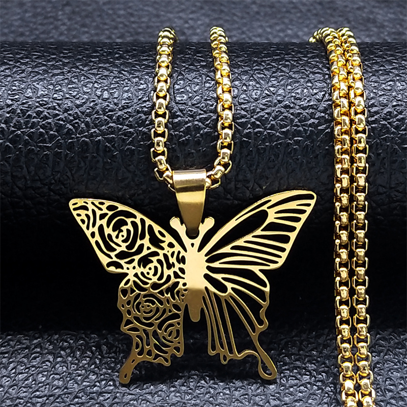 Butterfly Clasp Deployant - قلادة بتصميم فراشة وردة جمالية من