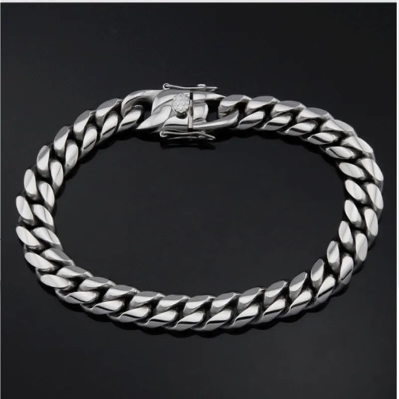 الفولاذ المقاوم للصدأ ميامي كب - مراجعة Butterfly Clasp Deployant وسعره