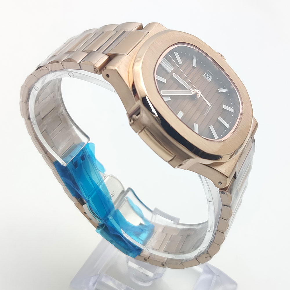 ساعة ميكانيكية أوتوماتيكية من  - مراجعة Patek Philippe Watch Nautilus وسعره