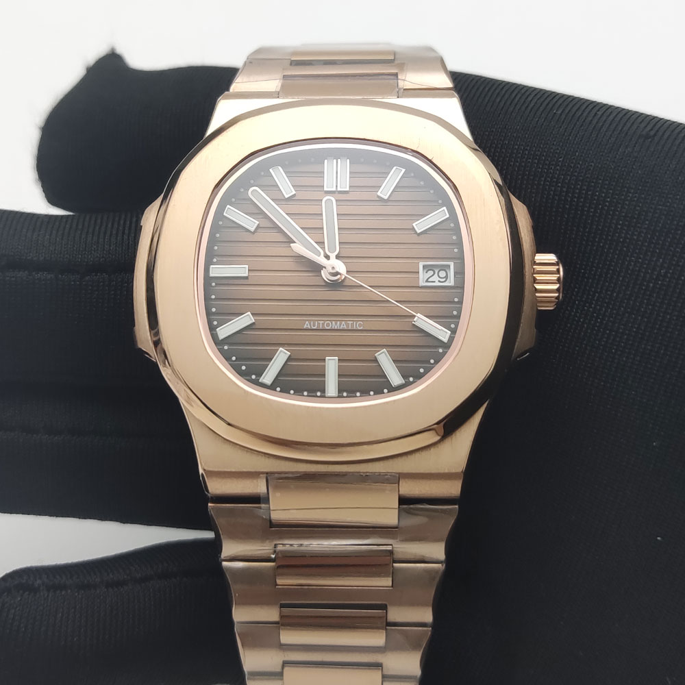 ساعة ميكانيكية أوتوماتيكية من  - مراجعة Patek Philippe Watch Nautilus وسعره